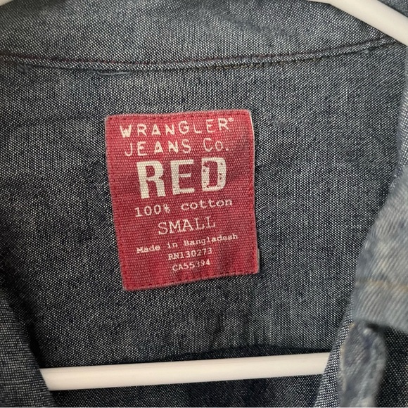 Wrangler Jeans Co. Red Denim Chambray Long Sleeve Button Down Snap Men’s Small - Picture 4 of 10